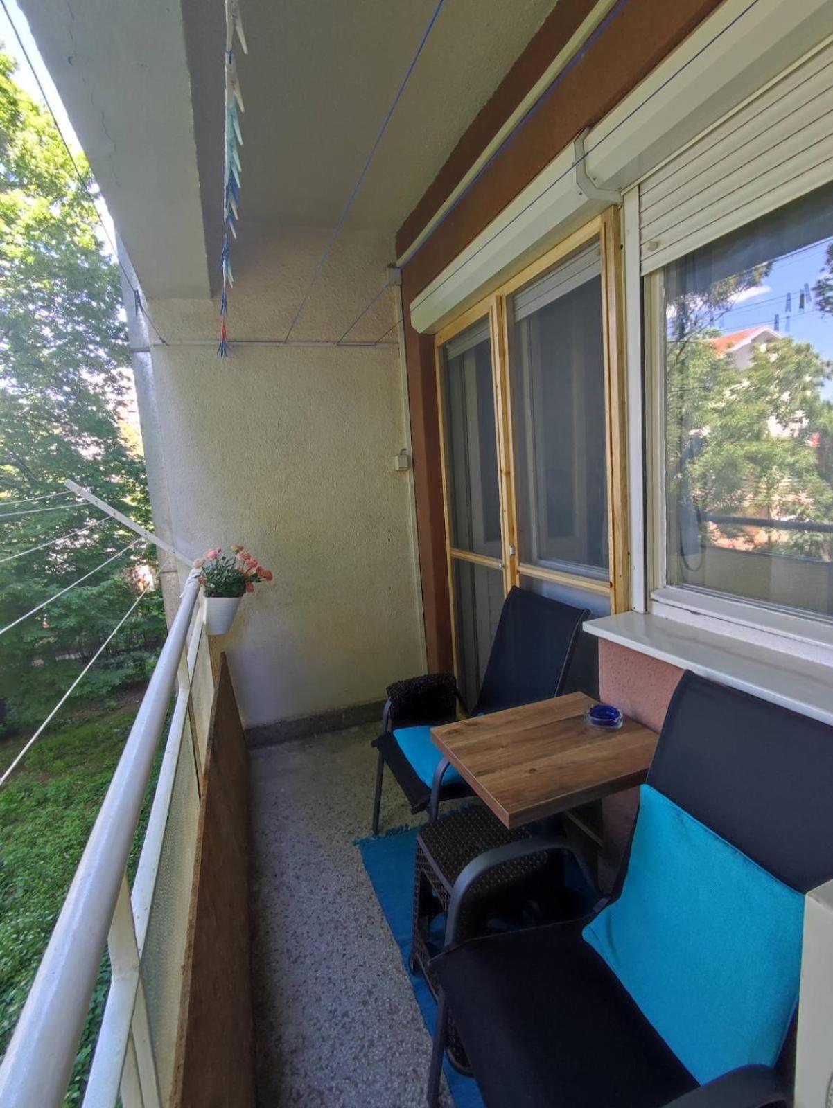 Dora Apartment Ni Exterior foto